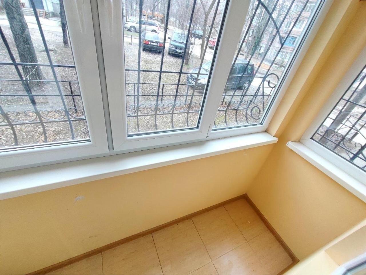 Apartament Str Grenoble 키시나우 외부 사진